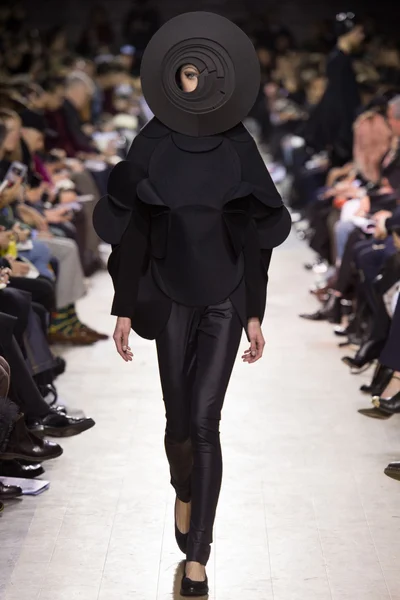 Look 17